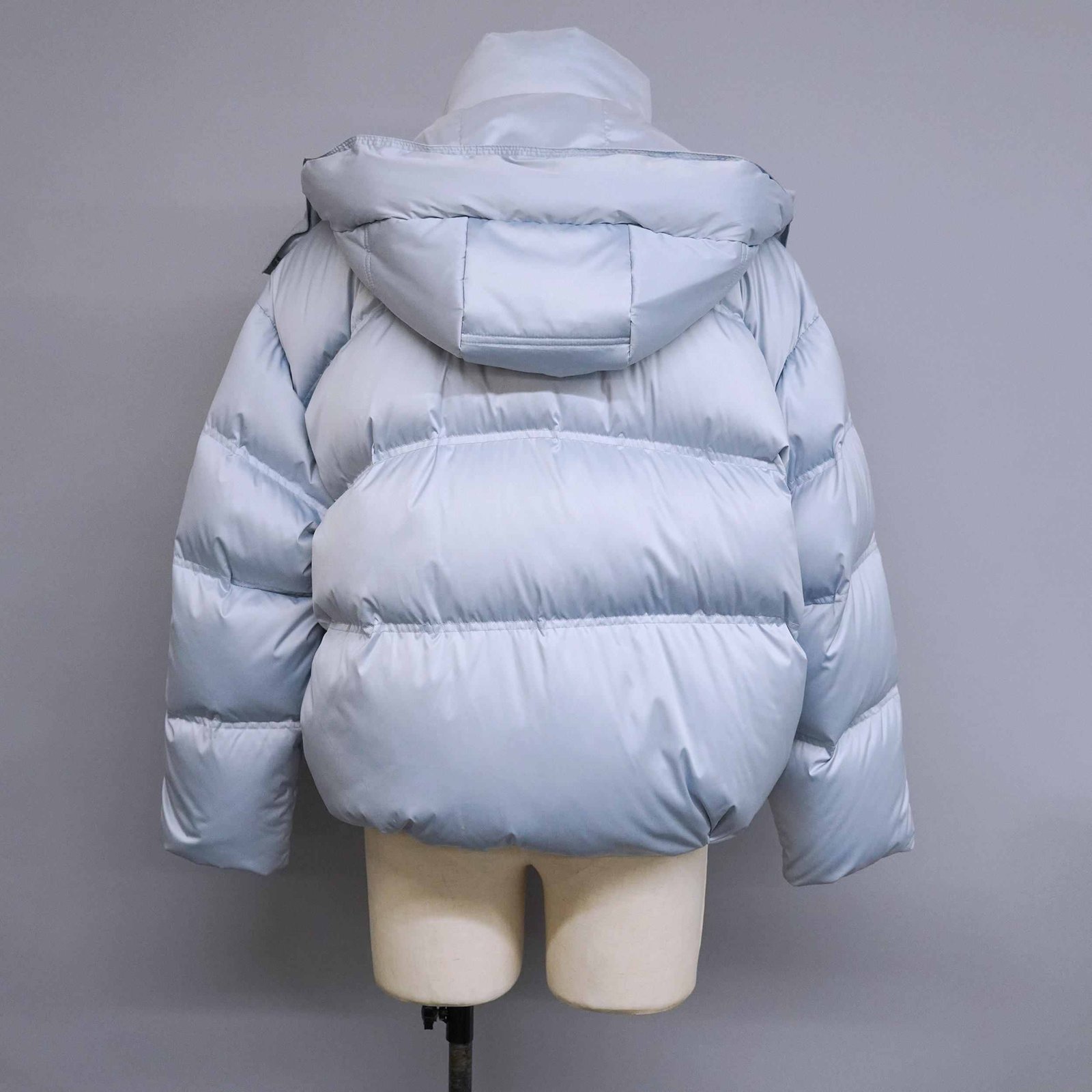Hooded Down Jacket Manufacturer: Low MOQ & 5-Step QC 18 Precision Fill Injection