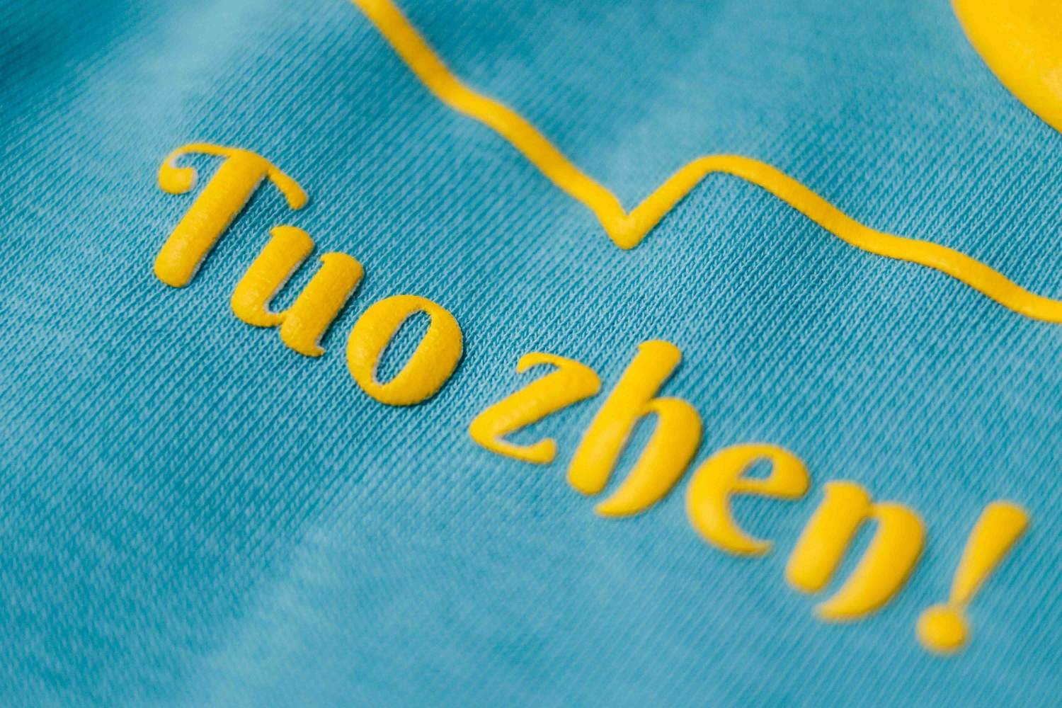 Pullover Hoodie Manufacturer — Low MOQ, 5-Step QC 15 Premium Embroidery